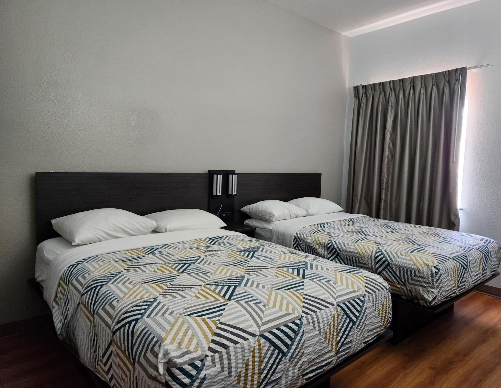 Baymont By Wyndham San Antonio Airport Hotel Екстериор снимка