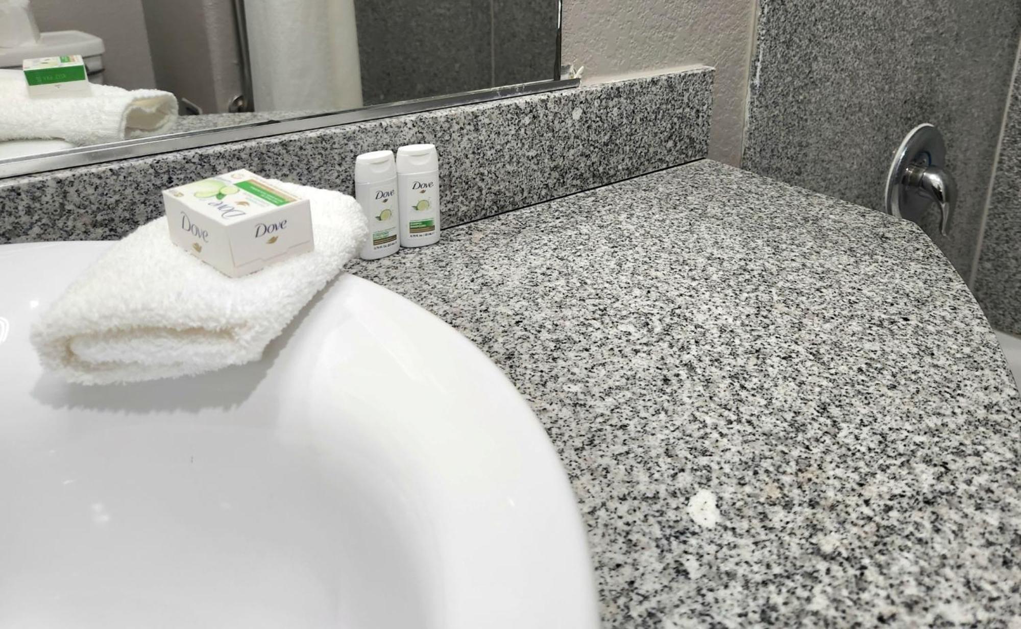 Baymont By Wyndham San Antonio Airport Hotel Екстериор снимка