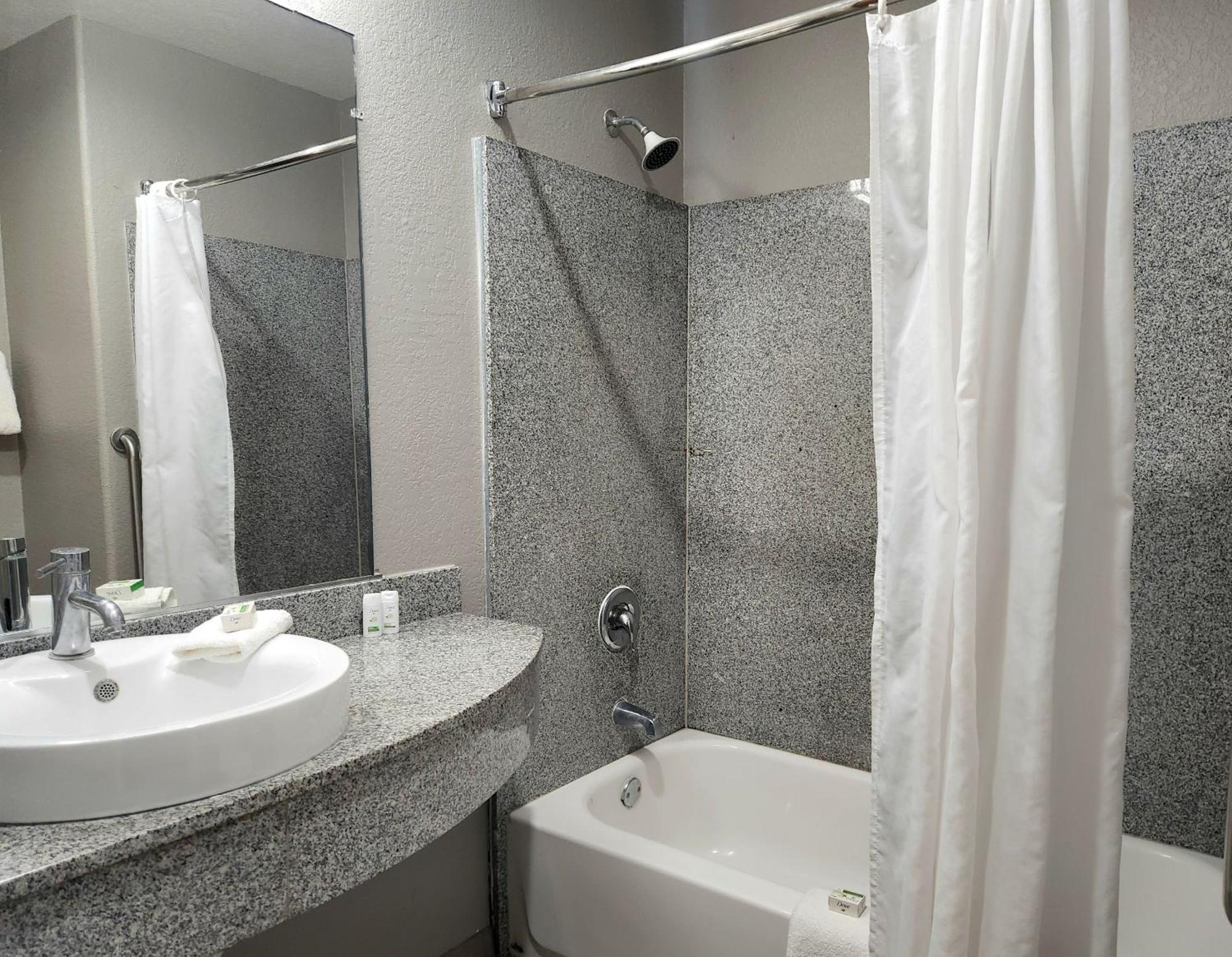 Baymont By Wyndham San Antonio Airport Hotel Екстериор снимка
