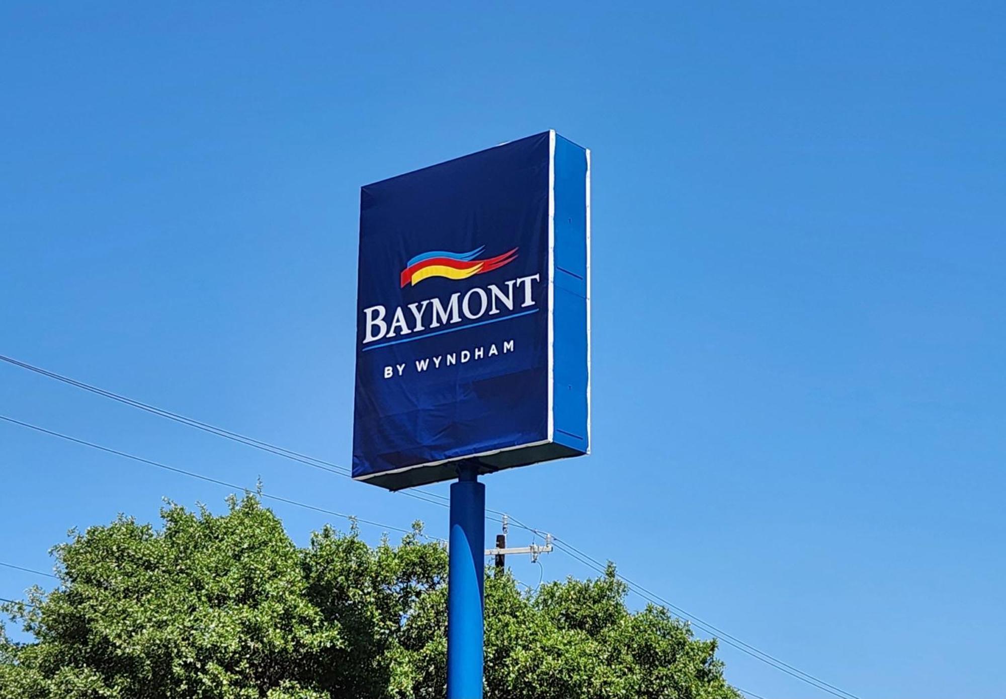 Baymont By Wyndham San Antonio Airport Hotel Екстериор снимка