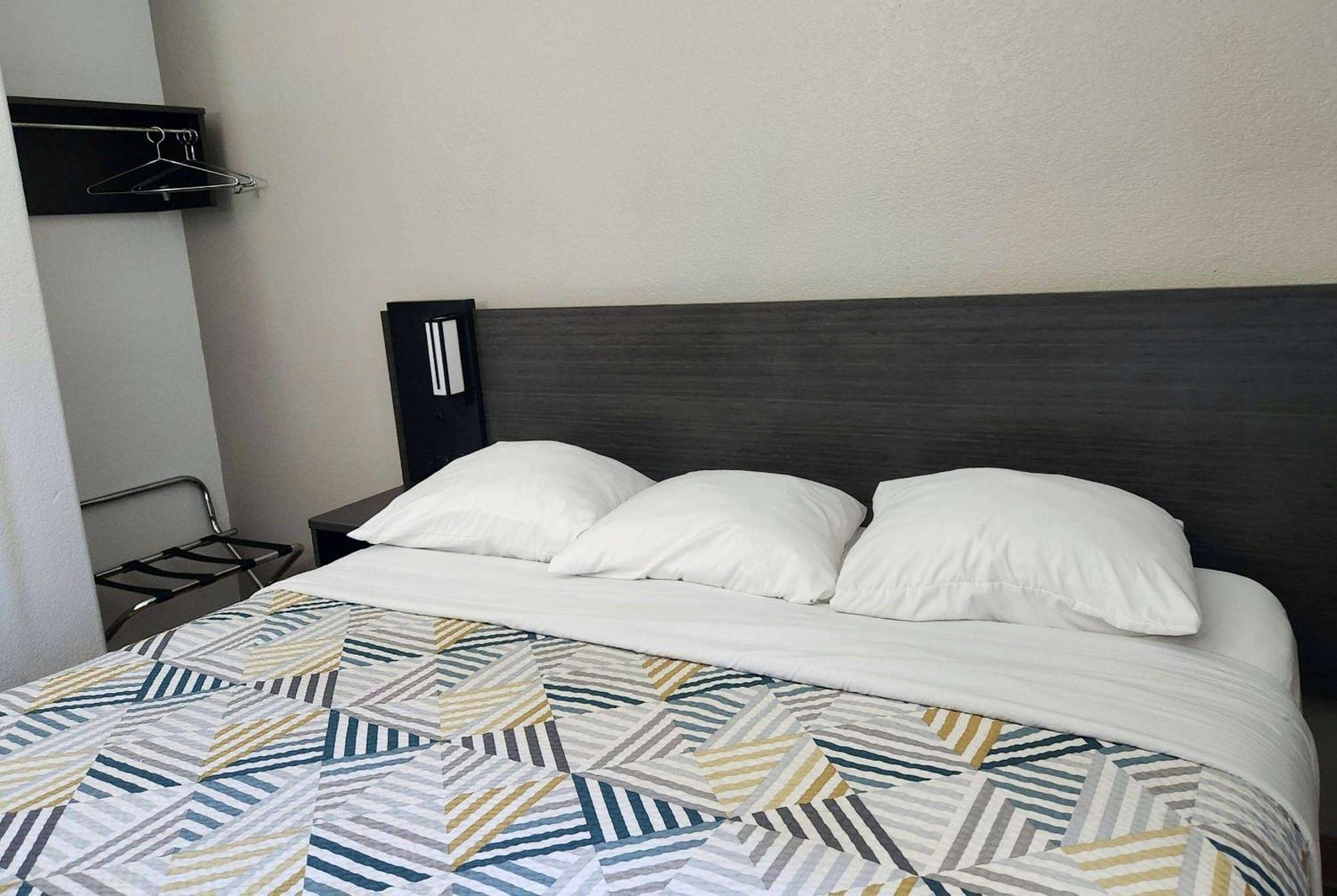 Baymont By Wyndham San Antonio Airport Hotel Екстериор снимка