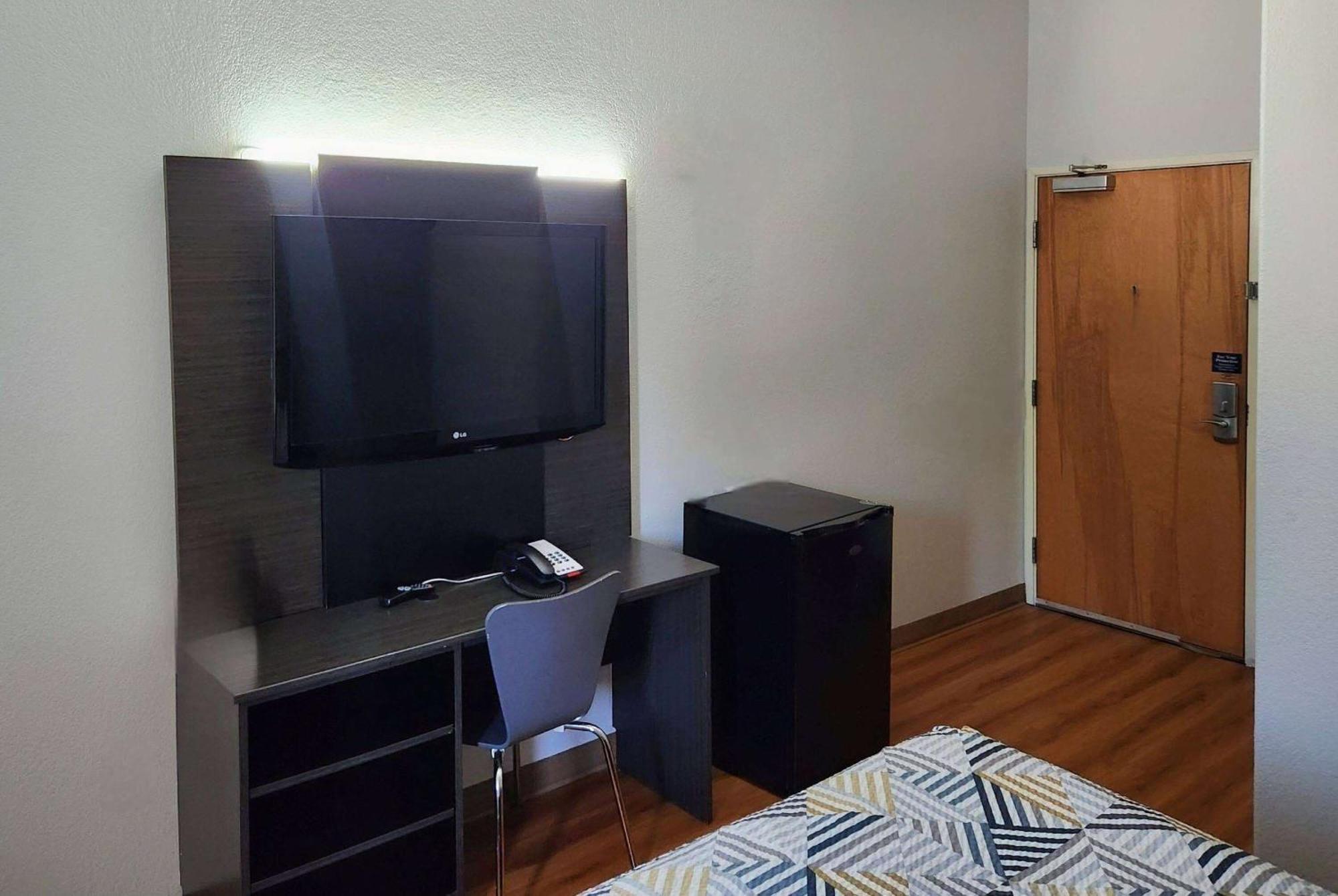 Baymont By Wyndham San Antonio Airport Hotel Екстериор снимка