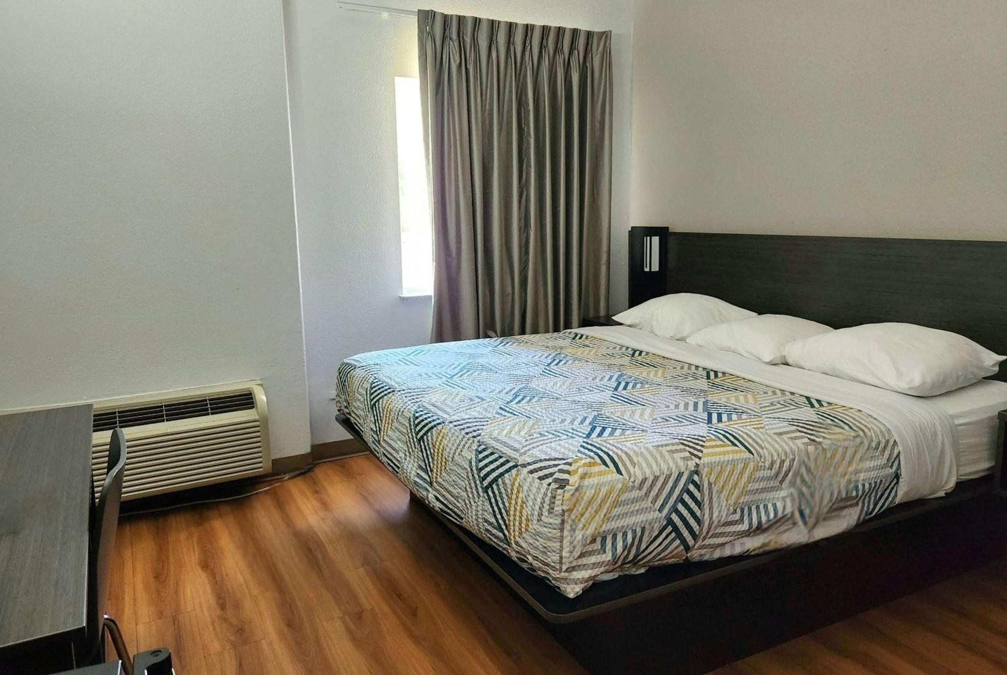 Baymont By Wyndham San Antonio Airport Hotel Екстериор снимка