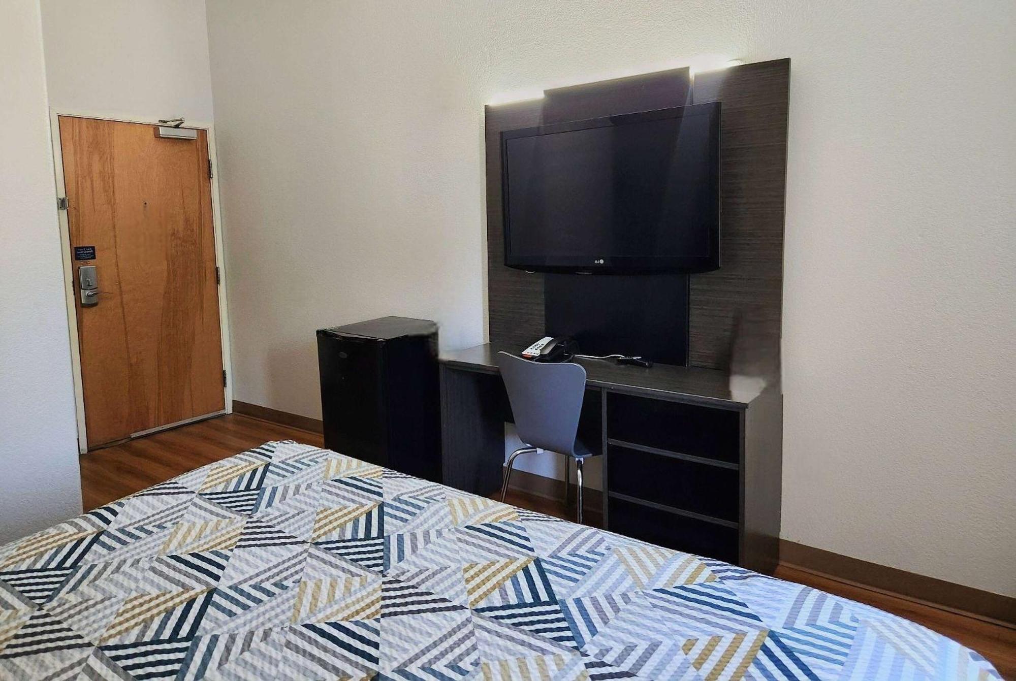 Baymont By Wyndham San Antonio Airport Hotel Екстериор снимка