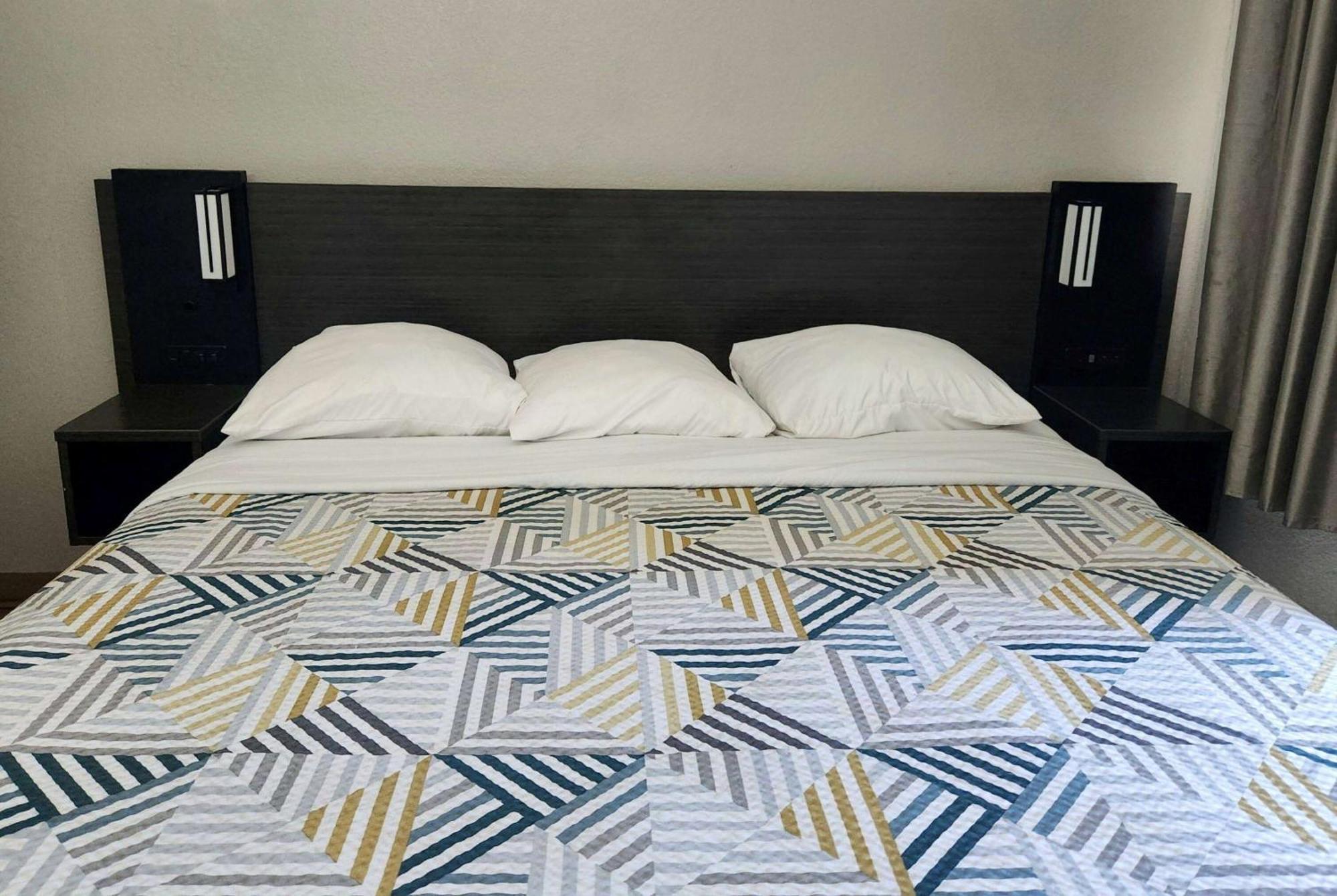 Baymont By Wyndham San Antonio Airport Hotel Екстериор снимка