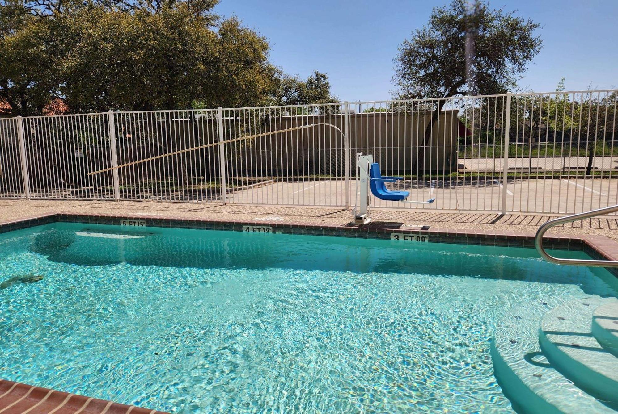 Baymont By Wyndham San Antonio Airport Hotel Екстериор снимка