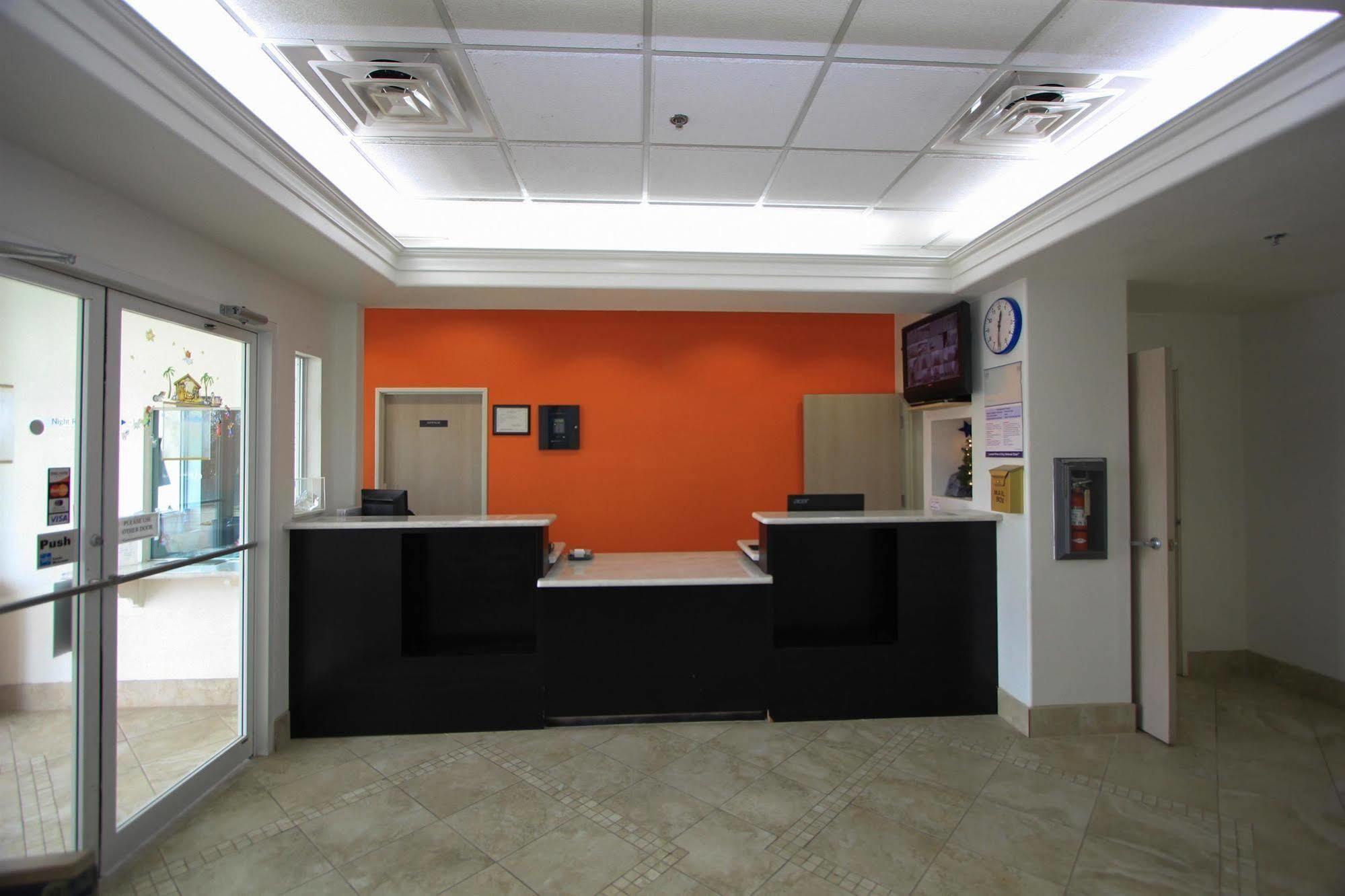 Baymont By Wyndham San Antonio Airport Hotel Екстериор снимка