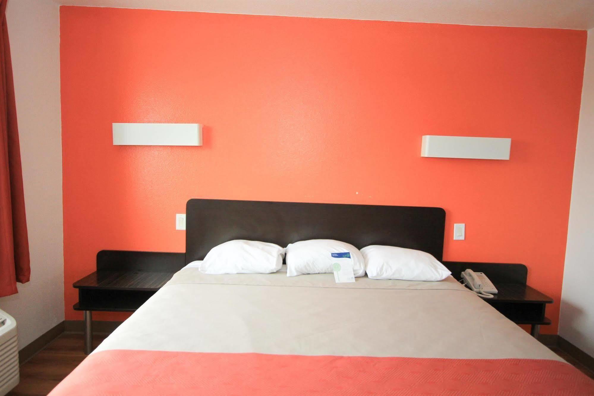 Baymont By Wyndham San Antonio Airport Hotel Екстериор снимка