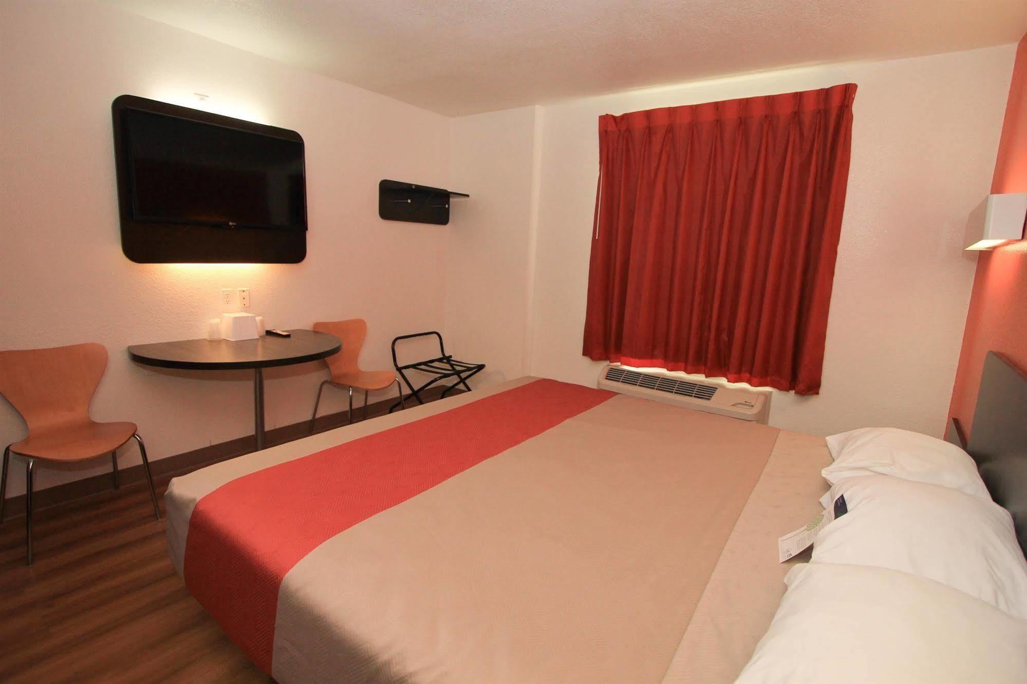Baymont By Wyndham San Antonio Airport Hotel Екстериор снимка